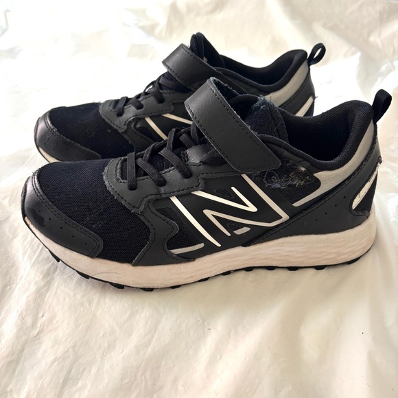 New Balance Fresh Foam Black Sneakers SZ 4.5 Youth Worn 1X - Picture 3 of 15